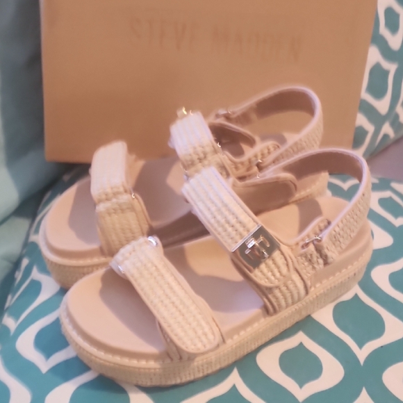 Steve Madden Bigmona Platform Sandals - Picture 3 of 6